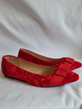 Metaphor Red Velvet Pointed-Toe Flats with Bow